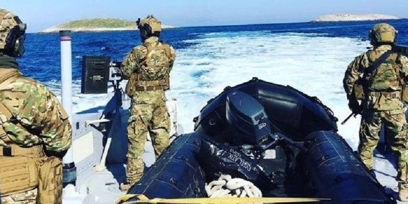 Ρίχνουν ότι διαθέτουν οι Τούρκοι στην Α. Μεσόγειο: Μεγάλη ναυτική συγκέντρωση στα παράλια – Σε ετοιμότητα και η μονάδα SAT